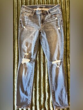 Universal Thread High-Rise Skinny Distressed/Ripped Jeans Size 10 Reg.